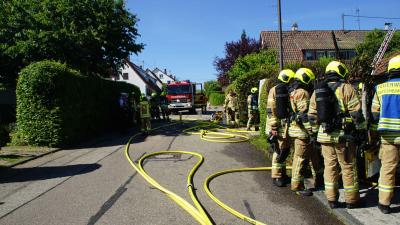 Rutesheim: Mercedes brennt in Carport komplett aus 